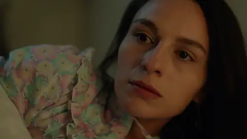 Saniye dispara en mitad de la noche Saniye dispara en mitad de la noche