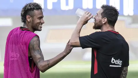 Messi y Neymar durante un entrenamiento con el Barça Messi y Neymar durante un entrenamiento con el Barça