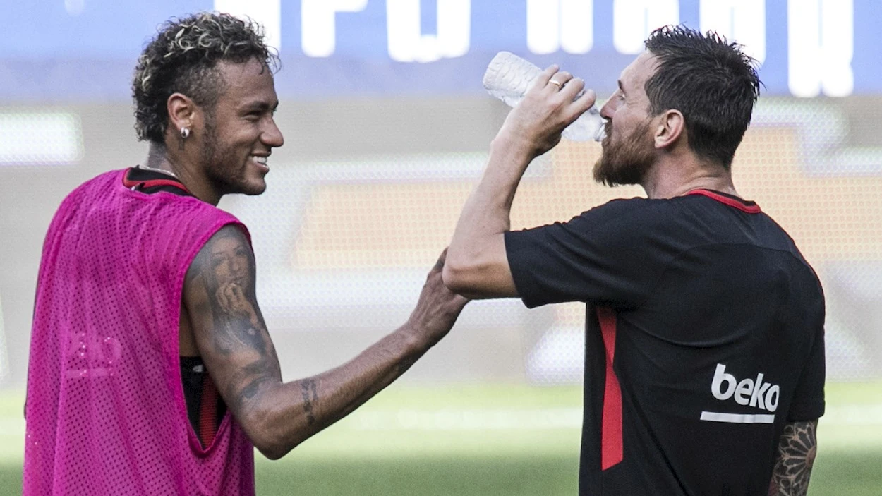 Messi y Neymar durante un entrenamiento con el Barça Messi y Neymar durante un entrenamiento con el Barça