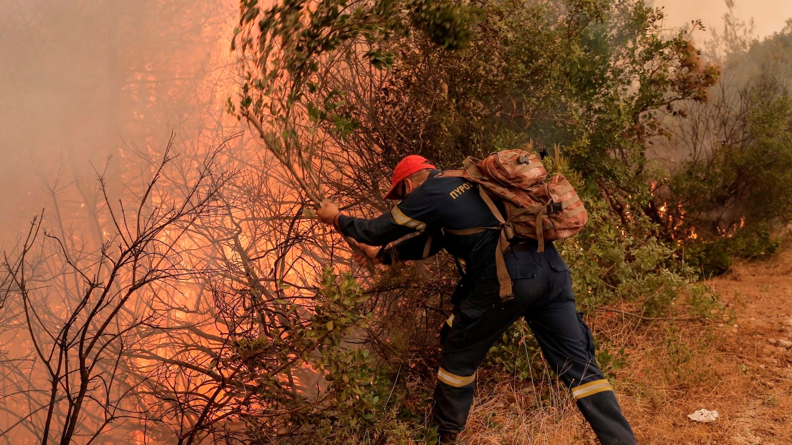 El primer ministro griego, Kyriakos Mitsotakis, pide perdón por la gestión de los incendios en el país
