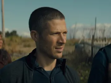 Zach Gilford en 'La maldición de Midnight Mass' Zach Gilford en 'La maldición de Midnight Mass'