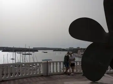 La subida de la marea provoca daños en el litoral de Santa Pola La subida de la marea provoca daños en el litoral de Santa Pola