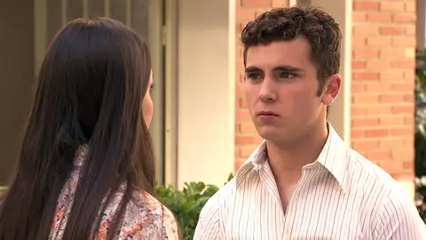 Manolín invita a Emma a su cumpleaños, ¿aceptará su propuesta? Manolín invita a Emma a su cumpleaños, ¿aceptará su propuesta?