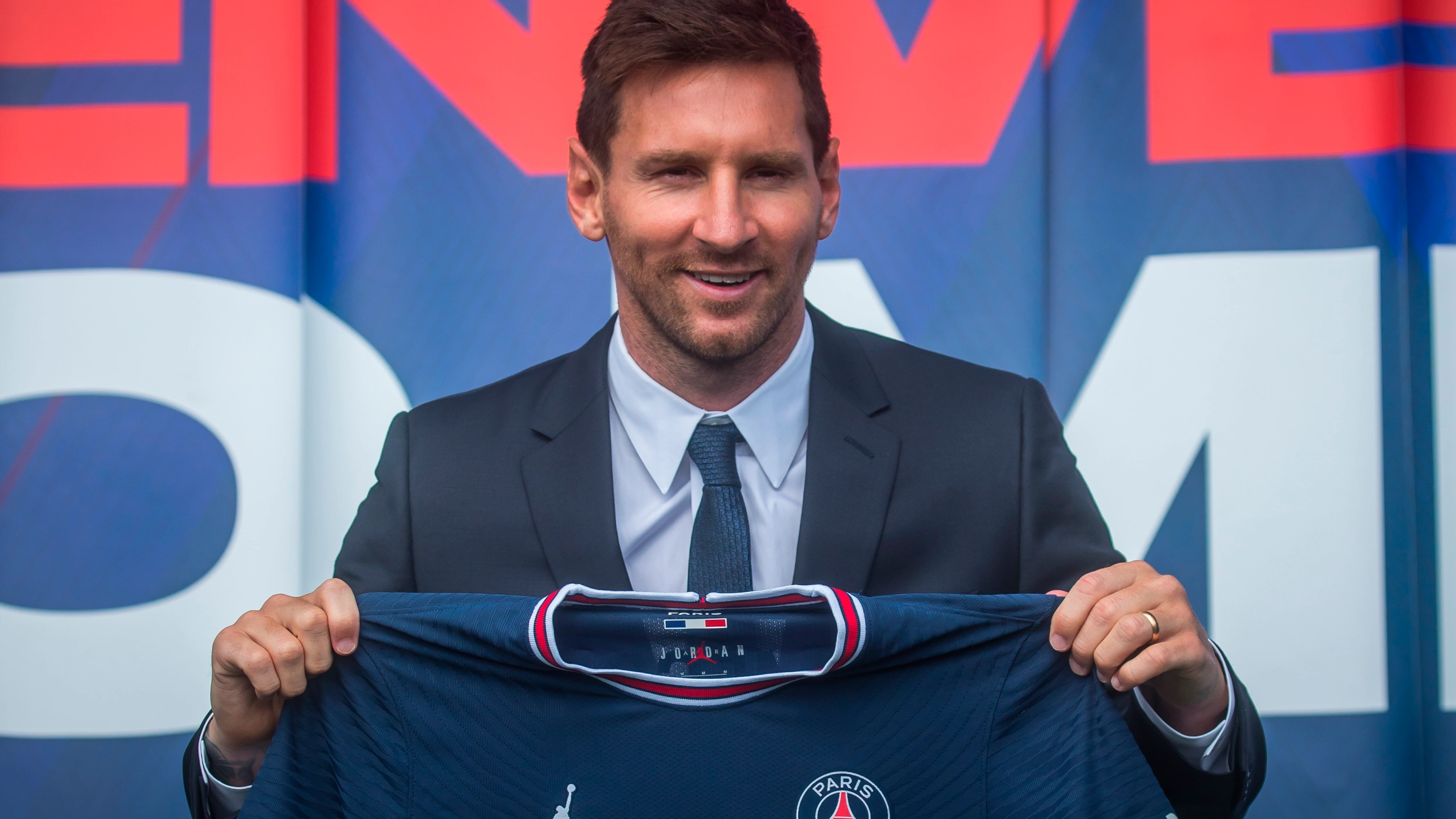 Por qué el PSG sí puede fichar a Messi y el Barça no consiguió mantenerle: Fair Play Financiero Por qué el PSG sí puede fichar a Messi y el Barça no consiguió mantenerle: Fair Play Financiero
