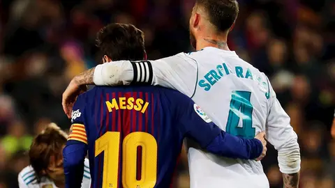 Leo Messi y Sergio durante un Barça-Madrid Leo Messi y Sergio durante un Barça-Madrid