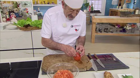 Karlos Arguiñano revela el mejor método para limpiar los tomates Karlos Arguiñano revela el mejor método para limpiar los tomates