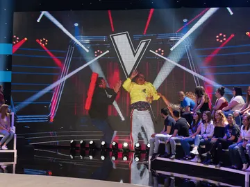 Arturo Valls impresionado con el disfraz de José Corbacho: “Es una mezcla entre Freddy Mercury y José Luis López Vázquez” Arturo Valls impresionado con el disfraz de José Corbacho: “Es una mezcla entre Freddy Mercury y José Luis López Vázquez”