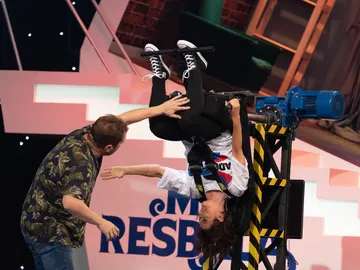 El Monaguillo desespera a una Silvia Abril que no para de dar vueltas El Monaguillo desespera a una Silvia Abril que no para de dar vueltas