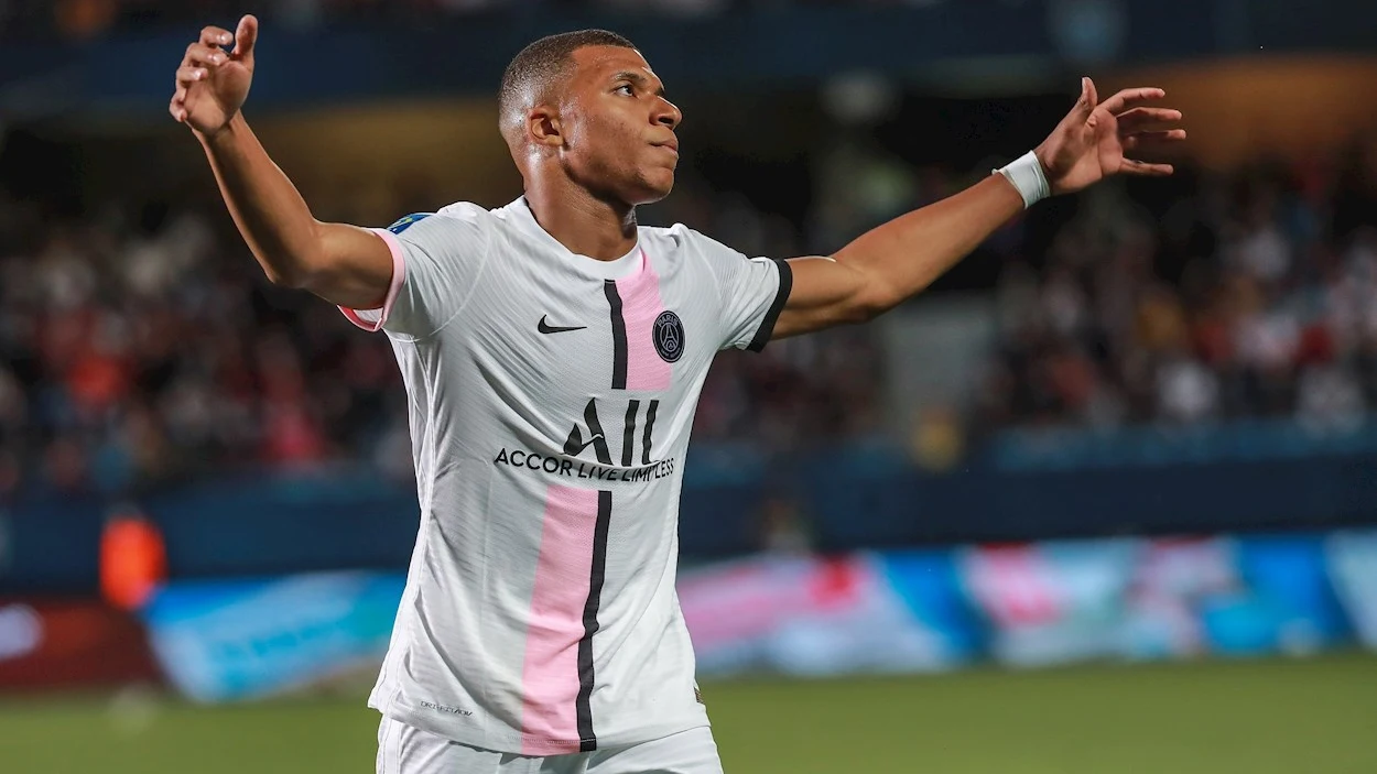 Kylian Mbappe durante un partido de la Ligue 1