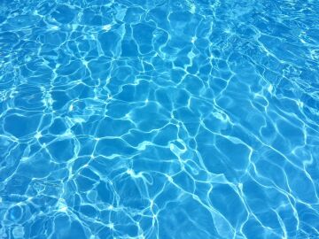 La piscina municipal de Berga, en Barcelona, abre de manera gratuita durante la ola de calor La piscina municipal de Berga, en Barcelona, abre de manera gratuita durante la ola de calor