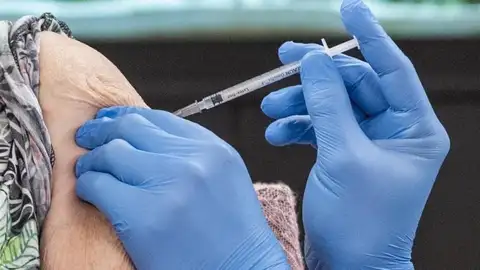 España supera la barrera de los 60 millones de dosis administradas España supera la barrera de los 60 millones de dosis administradas