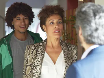 Xabi aparece por sorpresa en casa de María Miranda para conocer a su hijo Xabi aparece por sorpresa en casa de María Miranda para conocer a su hijo