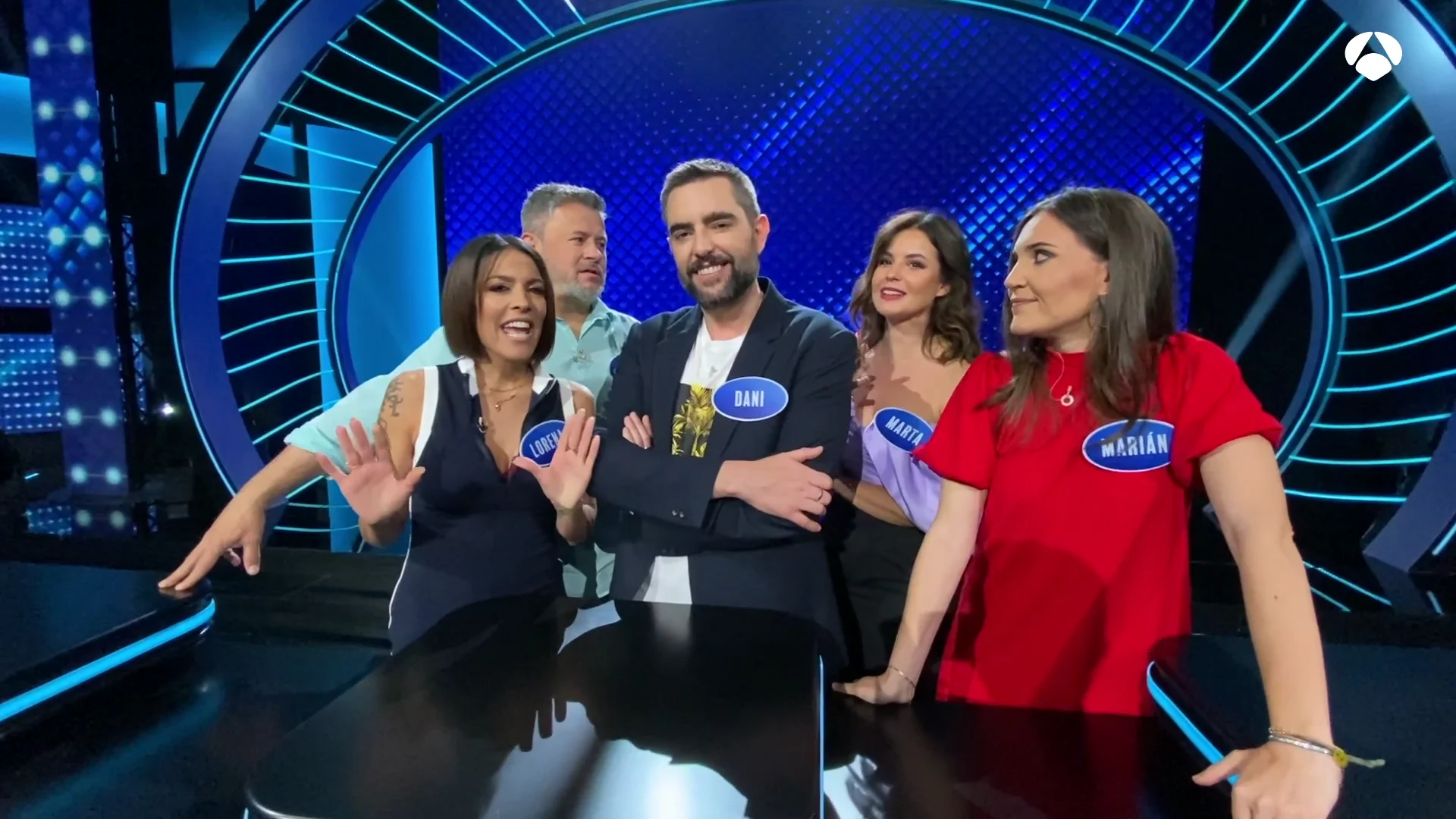 El equipo ‘Zapeando’ desvela su táctica para ganar ‘Family Feud’: “Les damos vida y luego…” El equipo ‘Zapeando’ desvela su táctica para ganar ‘Family Feud’: “Les damos vida y luego…”