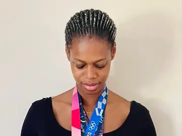 La jugadora de baloncesto Valeriane Ayayi logró el bronce en Tokio 2020 embarazada de 16 semanas La jugadora de baloncesto Valeriane Ayayi logró el bronce en Tokio 2020 embarazada de 16 semanas