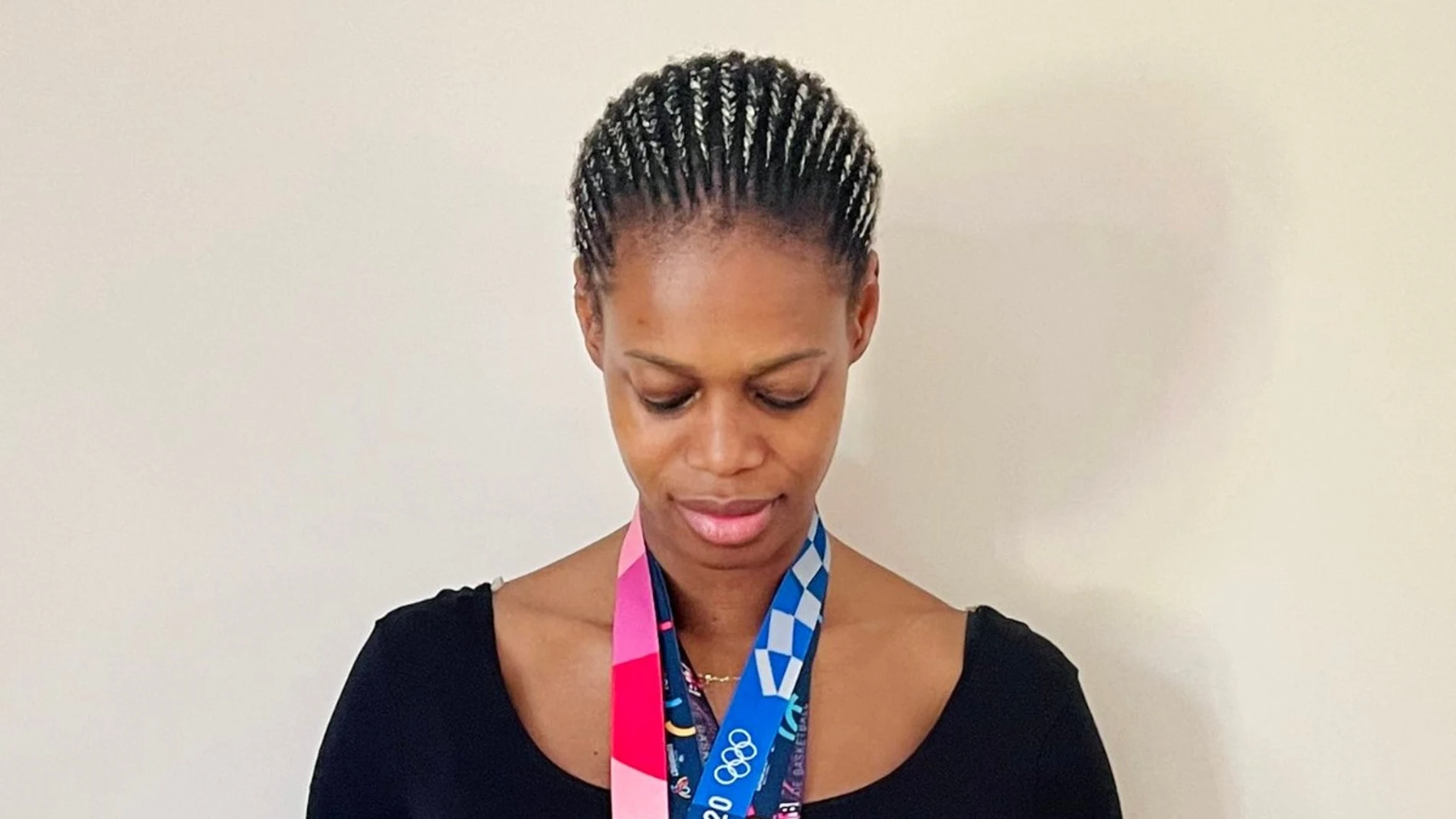 La jugadora de baloncesto Valeriane Ayayi logró el bronce en Tokio 2020 embarazada de 16 semanas