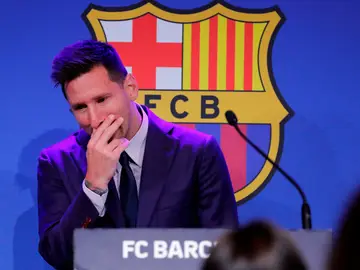 Messi cuenta cómo se sintió tras su salida del Barça: "Lloramos, nos amargamos y nos preparamos para contárselo a los nenes" Messi cuenta cómo se sintió tras su salida del Barça: "Lloramos, nos amargamos y nos preparamos para contárselo a los nenes"
