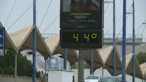 Termómetro marca 44ºC Termómetro marca 44ºC