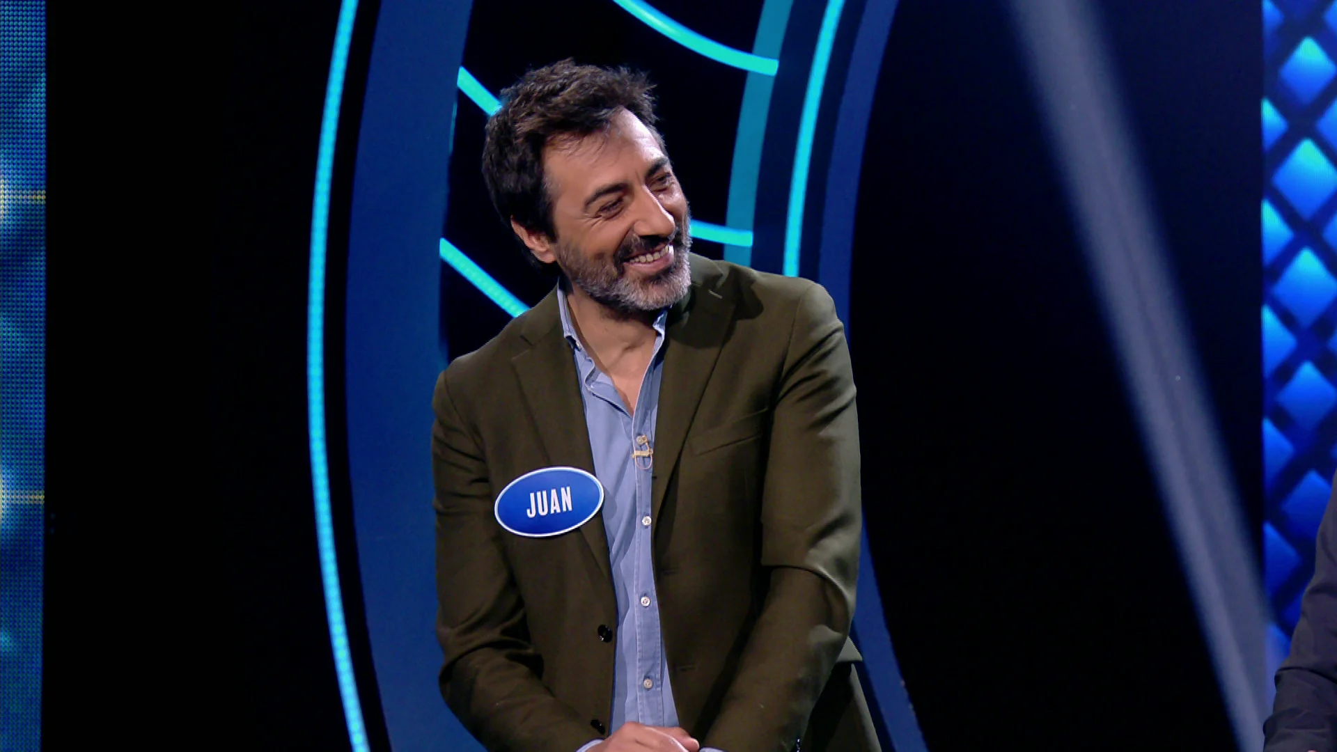 La &lsquo;pullita&rsquo; de Juan del Val a Nuria Roca en &lsquo;Family Feud&rsquo;: &ldquo;Qu&eacute; bien presentas, cari&ntilde;o&rdquo;