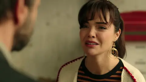 Züleyha, desesperada por ver a Yilmaz: “¿Y si muere antes de que pueda volver a verle?” Yilmaz está muy grave en el hospital