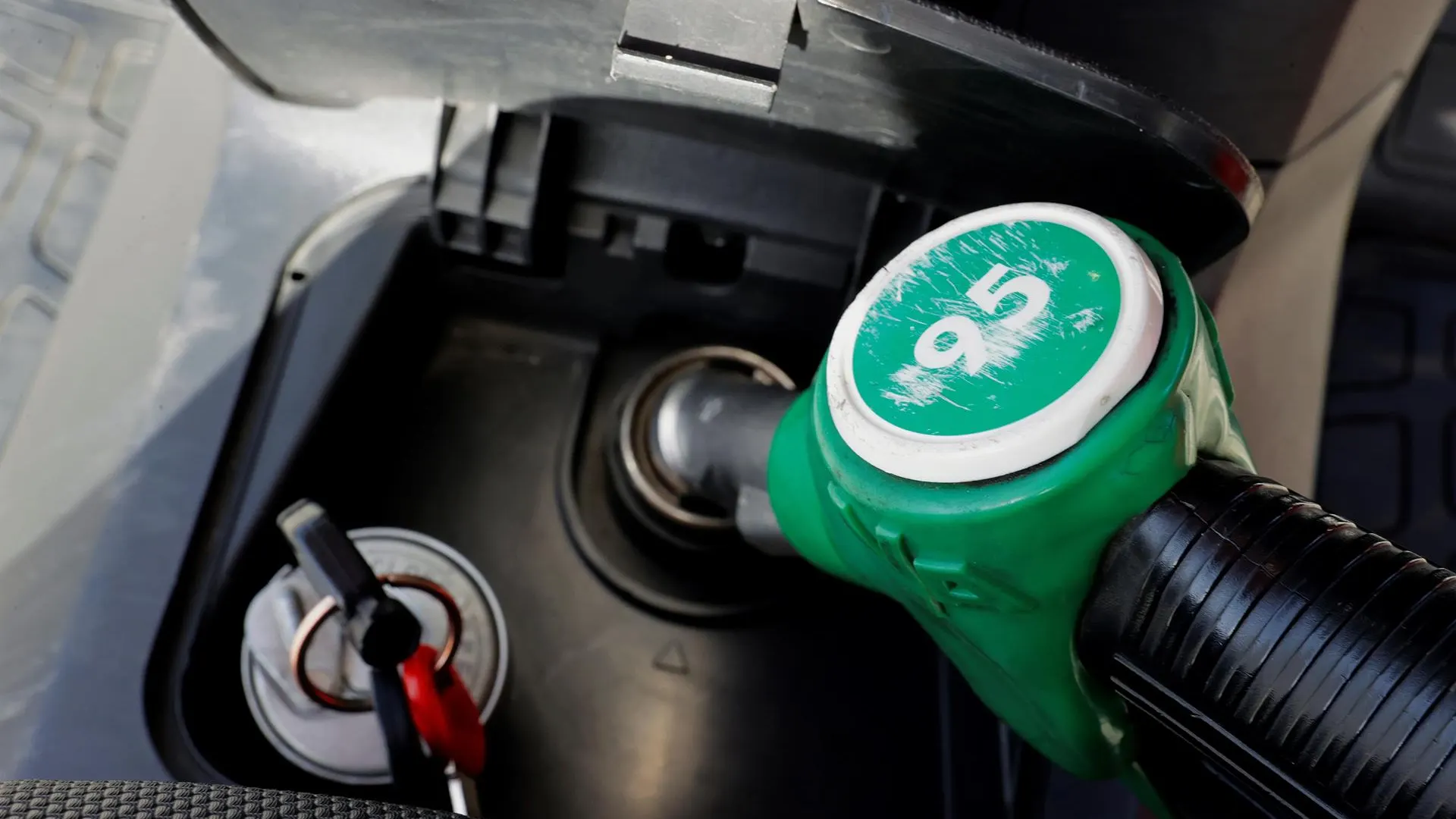 El precio de la gasolina sigue al alza y ya es un 22% m&aacute;s caro que en 2020