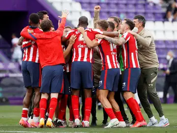 Los jugadores del Atlético de Madrid celebran el título de Liga tras ganar al Real Valladolid por 1-2 en el último partido de LaLiga Santander, el pasado 22 de mayo en el estadio José Zorrilla, en Valladolid. Los jugadores del Atlético de Madrid celebran el título de Liga tras ganar al Real Valladolid por 1-2 en el último partido de LaLiga Santander, el pasado 22 de mayo en el estadio José Zorrilla, en Valladolid.