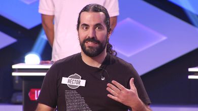 Héctor revela a Juanra Bonet su truco para disimular la barriga: “Prometo mejorar”
