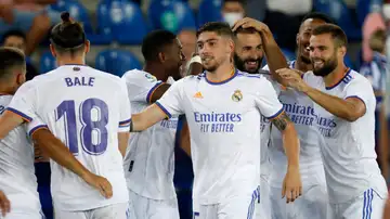 Benzema lidera al Real Madrid en su debut liguero con victoria ante el Alavés Benzema lidera al Real Madrid en su debut liguero con victoria ante el Alavés