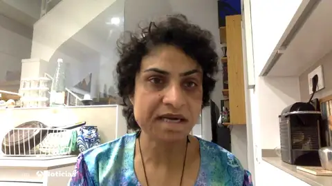 Nadia Ghulam, escritora afgana: "El Gobierno dio armas a todos antes de irse y la situación es muy peligrosa" Nadia Ghulam, escritora afgana: "El Gobierno dio armas a todos antes de irse y la situación es muy peligrosa"