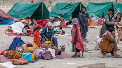 Los talibanes entran en Kabul para negociar la rendición de la capital