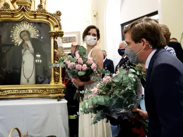 José Luis Martínez-Almeida pide a la virgen de La Paloma que acabe el coronavirus José Luis Martínez-Almeida pide a la virgen de La Paloma que acabe el coronavirus
