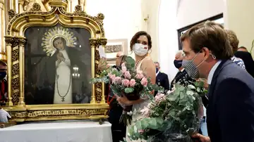 José Luis Martínez-Almeida pide a la virgen de La Paloma que acabe el coronavirus José Luis Martínez-Almeida pide a la virgen de La Paloma que acabe el coronavirus