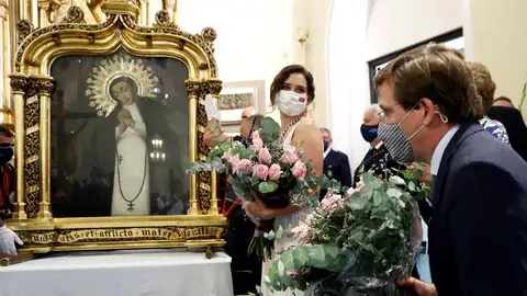 José Luis Martínez-Almeida pide a la virgen de La Paloma que acabe el coronavirus José Luis Martínez-Almeida pide a la virgen de La Paloma que acabe el coronavirus