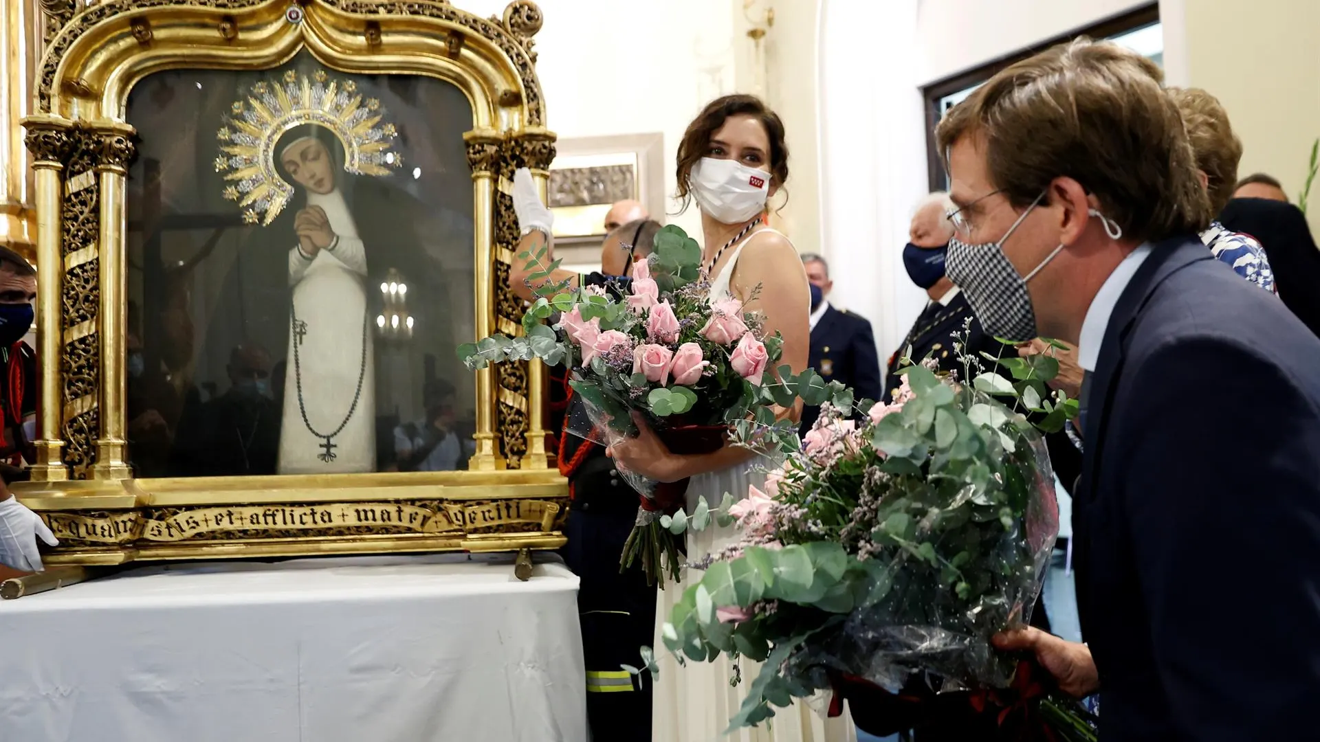 José Luis Martínez-Almeida pide a la virgen de La Paloma que acabe el coronavirus José Luis Martínez-Almeida pide a la virgen de La Paloma que acabe el coronavirus
