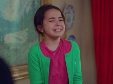 Öykü entra en pánico al ver el vídeo de despedida de su padre