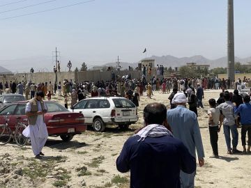 La comunidad internacional pide a los talibanes una salida segura de todos los ciudadanos de Afganistán
