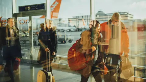 Unos jovenes pasan sus vacaciones confinados en un hotel covid Unos jovenes pasan sus vacaciones confinados en un hotel covid