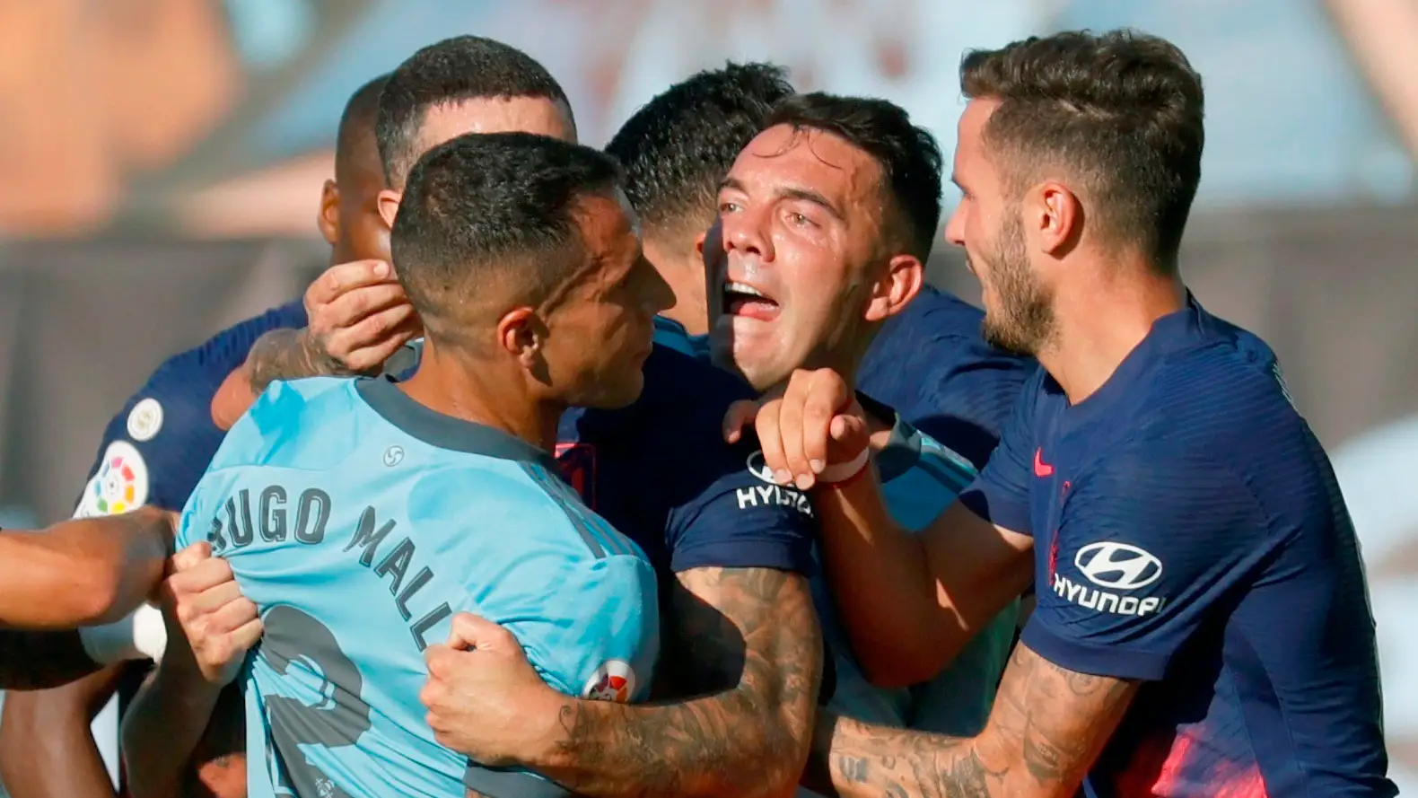 Iago Aspas se disculpa con Mario Hermoso tras meterle un dedo en el ojo: "Un detalle feo" Iago Aspas se disculpa con Mario Hermoso tras meterle un dedo en el ojo: "Un detalle feo"