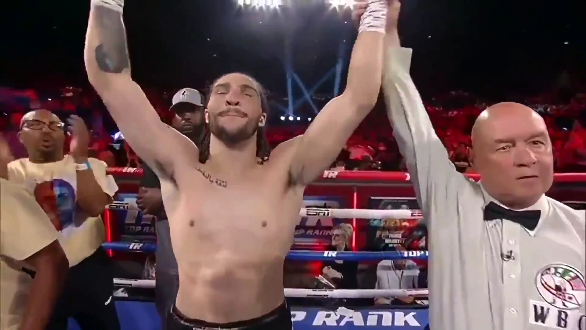  Victoria por KO en el prometedor debut del nieto de Muhammad Ali