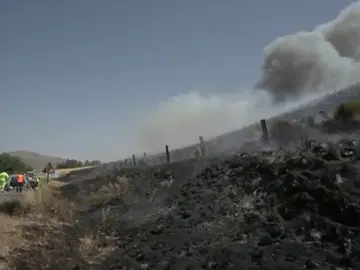 Luís del Bosque, concejal de Sotalbo (Ávila), sobre los incendios: "Se ha quemado absolutamente todo, nos han dejado a su suerte" Luís del Bosque, concejal de Sotalbo (Ávila), sobre los incendios: "Se ha quemado absolutamente todo, nos han dejado a su suerte"