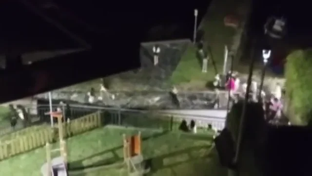 El Alcalde de Corcubión anuncia nuevas medidas tras el botellón sábado en la playa de Quenxe El Alcalde de Corcubión anuncia nuevas medidas tras el botellón sábado en la playa de Quenxe
