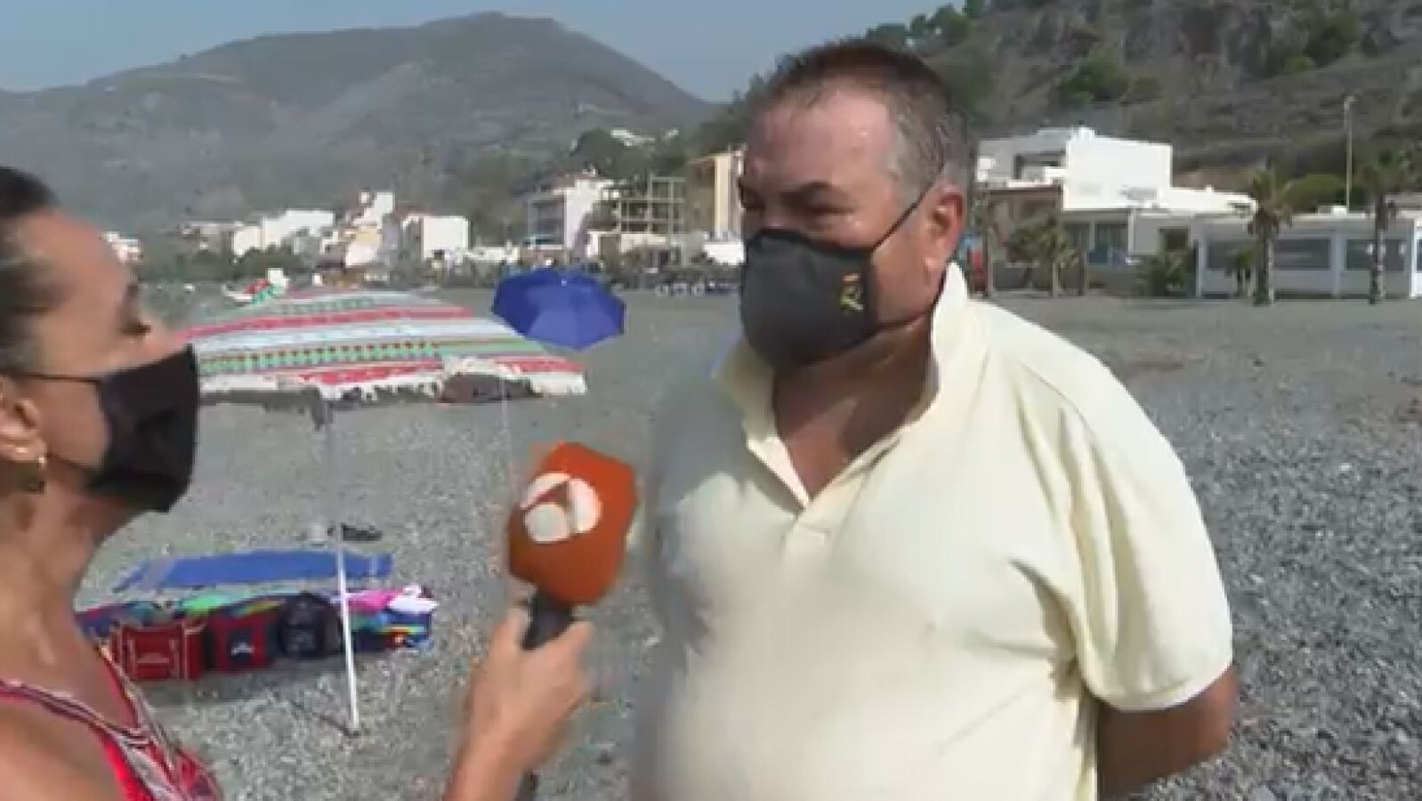 Un guardia civil que estaba de vacaciones, entre los bañistas que ayudaron a detener a 2 traficantes en una playa de Granada