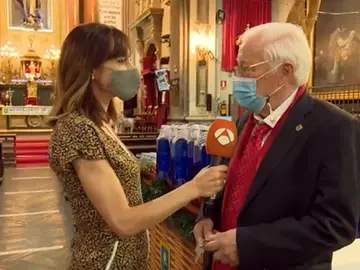 El padre Ángel da cobijo a personas vulnerables que no pueden refugiarse de la ola de calor: "Hay que ponerse en el lugar del otro" El padre Ángel da cobijo a personas vulnerables que no pueden refugiarse de la ola de calor: "Hay que ponerse en el lugar del otro"