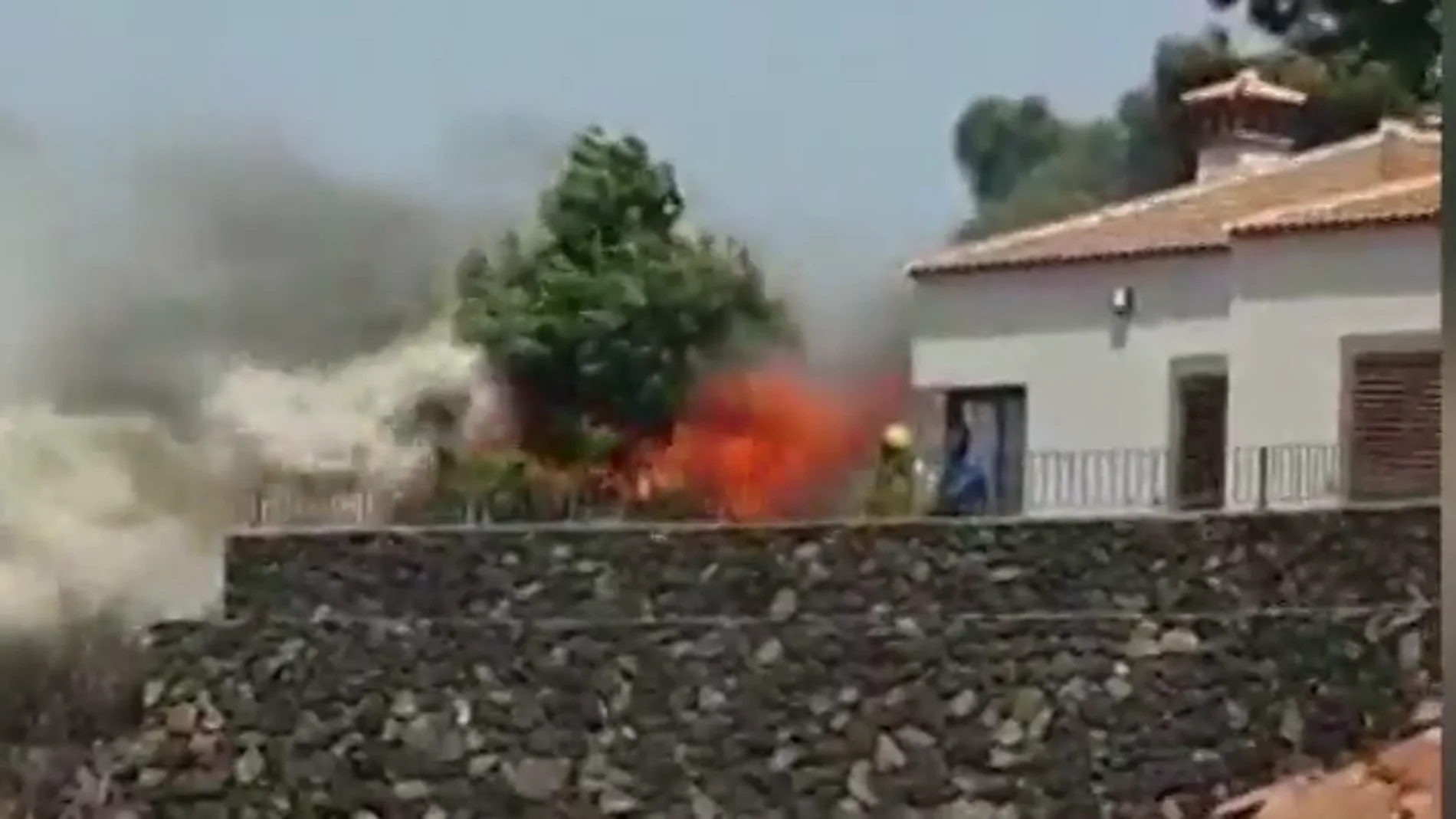 El Cabildo de La Palma eleva a nivel 2 el incendio en el municipio de El Paso posiblemente por una colilla