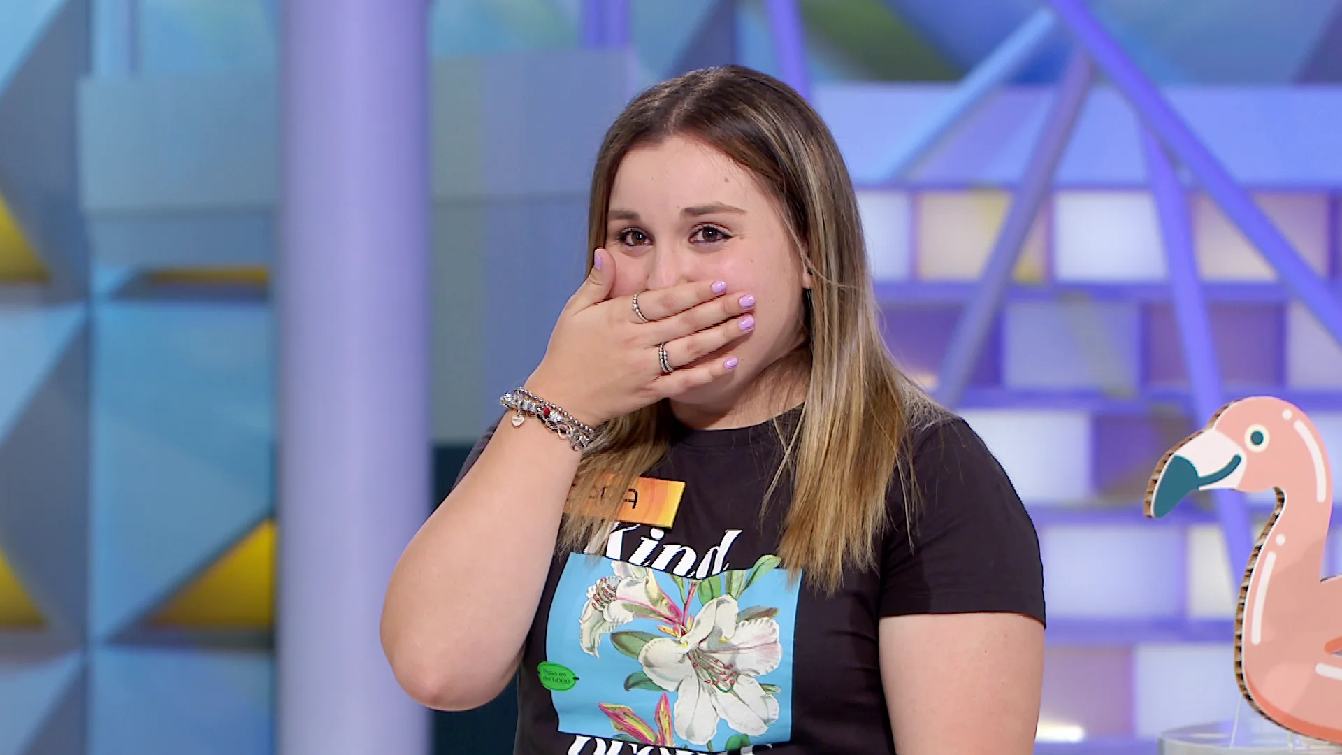¡Al borde de las lágrimas! Sara completa su gran día resolviendo el panel final y llevándose 9.075 euros ¡Al borde de las lágrimas! Sara completa su gran día resolviendo el panel final y llevándose 9.075 euros