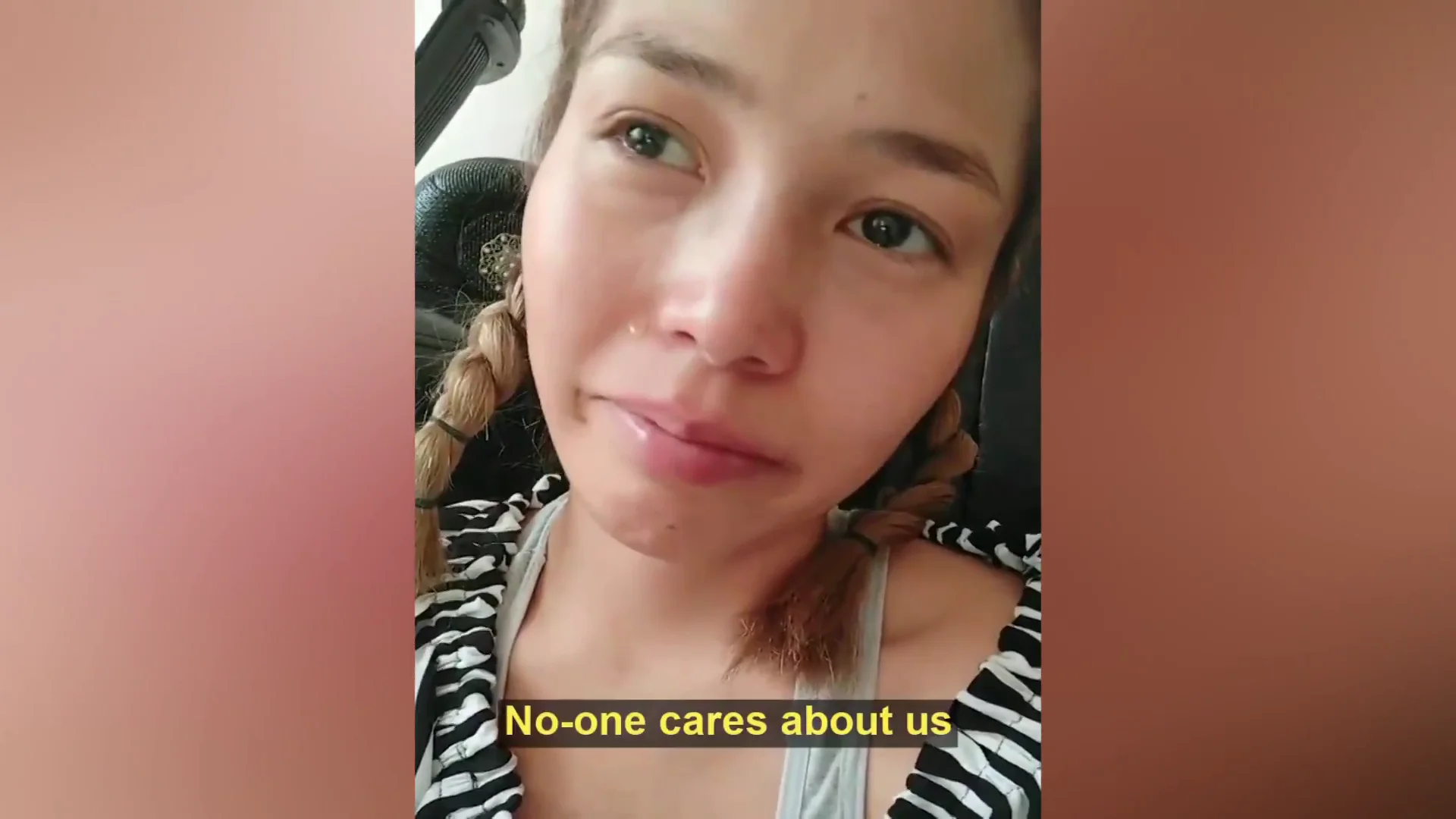 El lamento entre l&aacute;grimas de una ni&ntilde;a afgana tras el ascenso de los talibanes al poder: "Moriremos olvidados"
