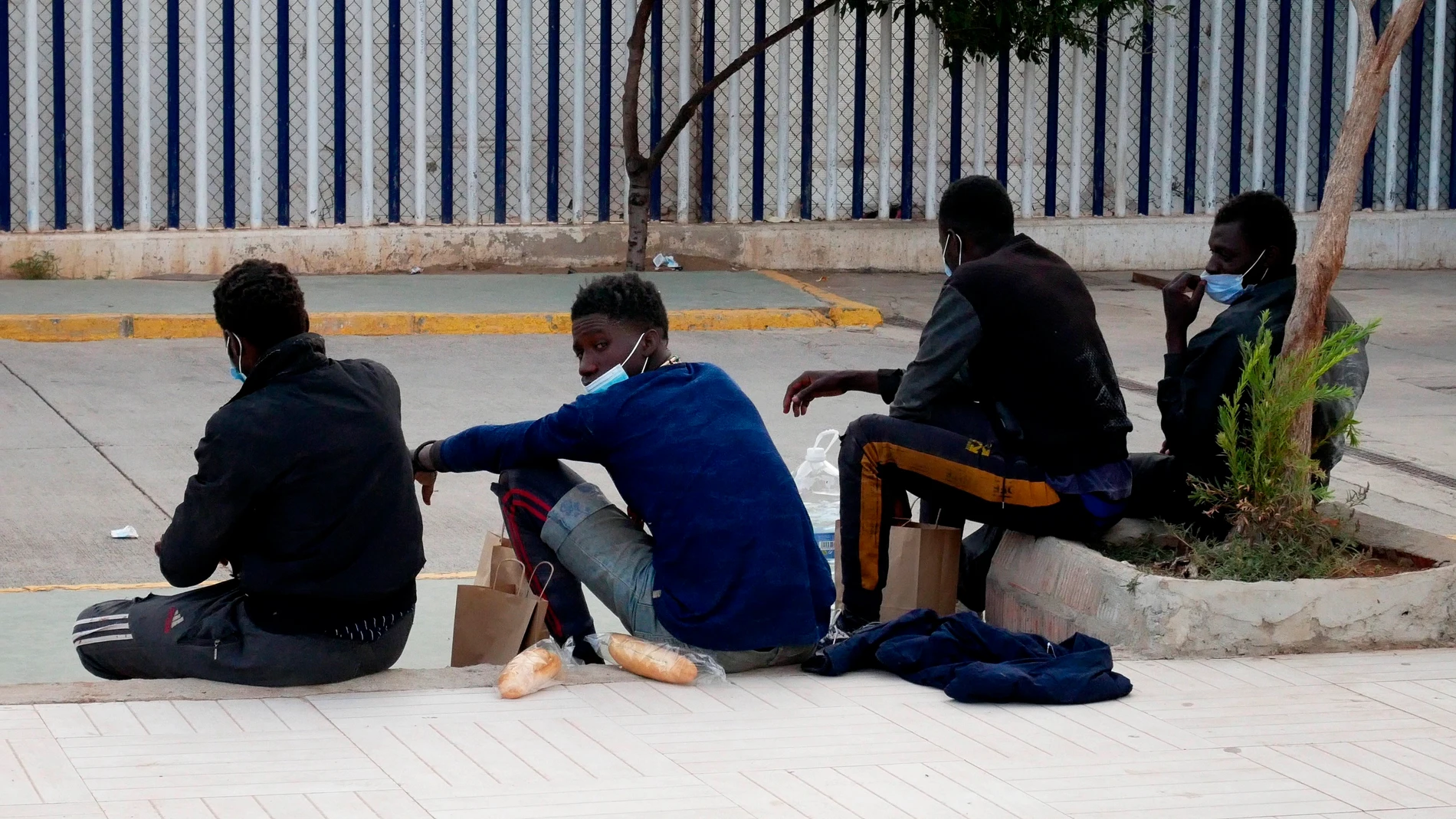57 inmigrantes entran a Melilla tras saltar la valla