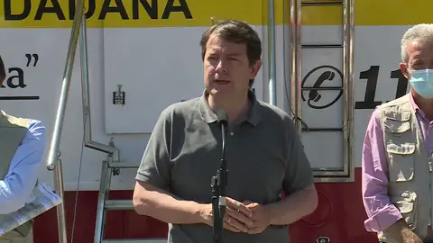 Mañueco afirma que el incendio de Navalacruz podría estabilizarse hoy si la climatología evoluciona "como se espera" Mañueco afirma que el incendio de Navalacruz podría estabilizarse hoy si la climatología evoluciona "como se espera"