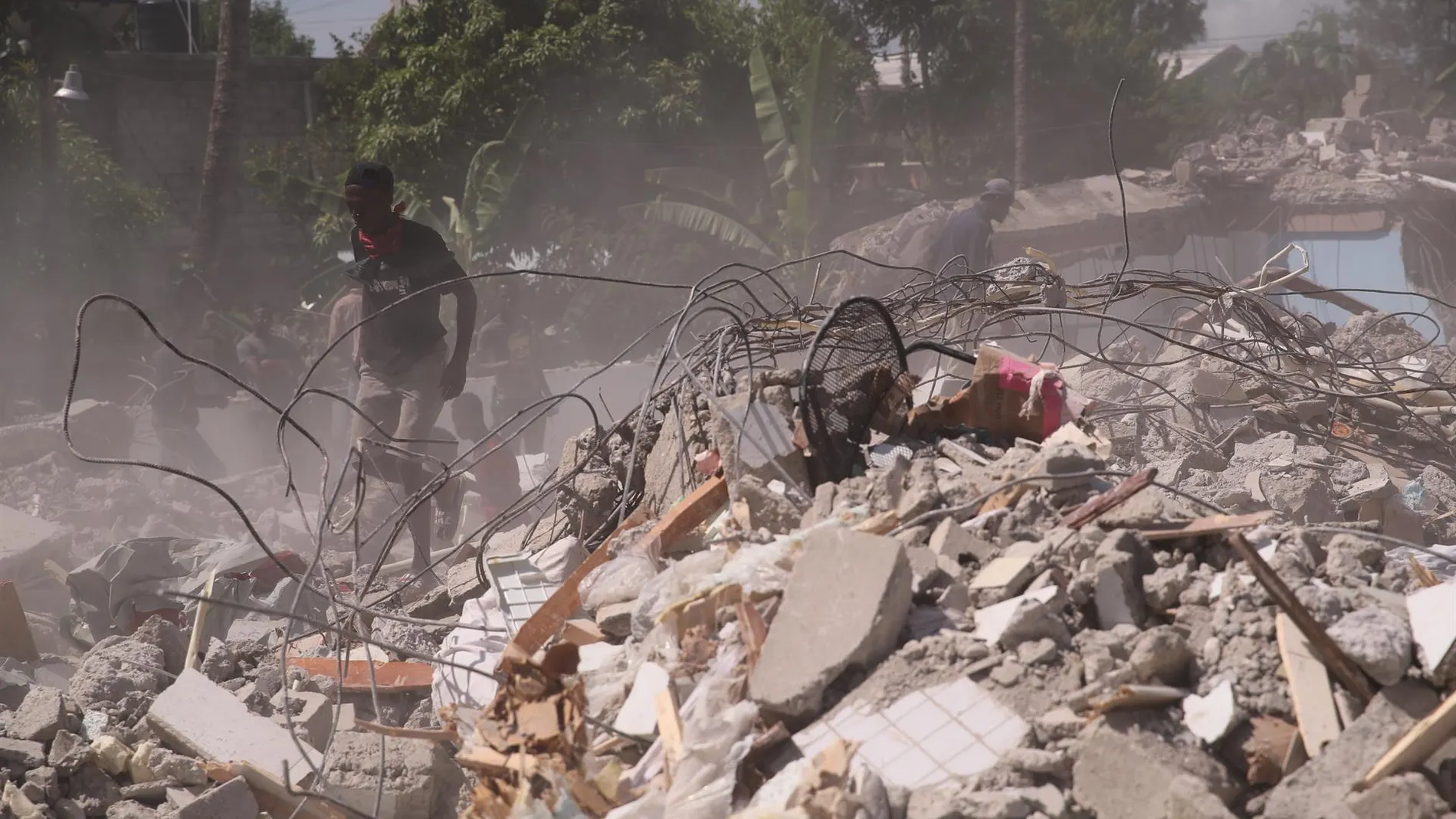 El lamento de una monja tras el terremoto de Haití: "La ayuda ha llegado tarde"