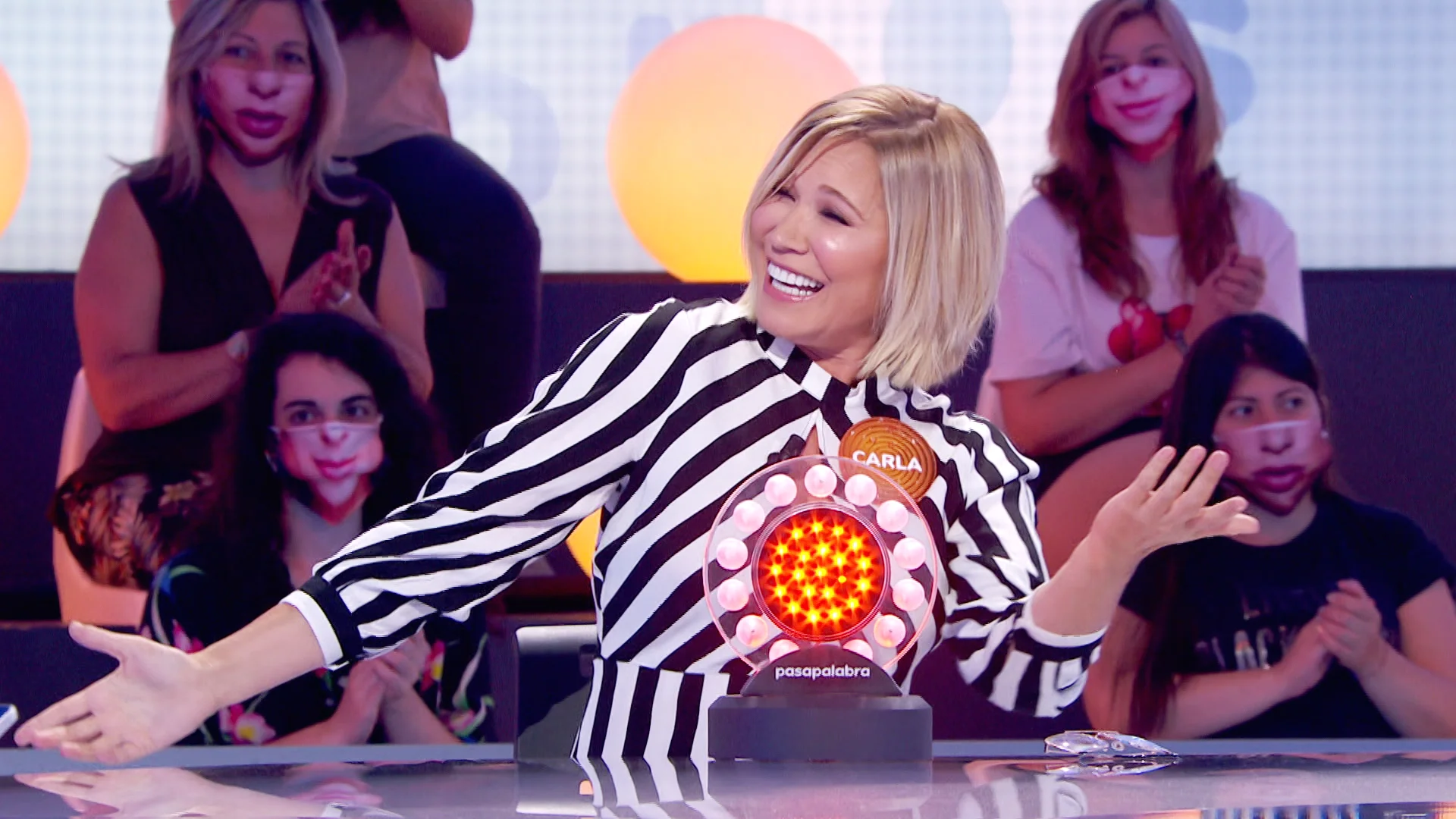 &iexcl;Qu&eacute; bonito! Carla Hidalgo saca su duende flamenco para acertar en 'La Pista' 