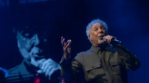 Tom Jones repasa su carrera musical en un apoteósico concierto en el escenario de Starlite Tom Jones repasa su carrera musical en un apoteósico concierto en el escenario de Starlite